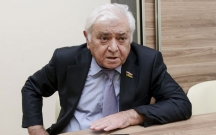 “Mənimkilərin yaşı keçib, deputatların tələbə övladları varsa, gedib işləsinlər”