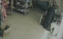 2 minlik siqareti belə oğurladı