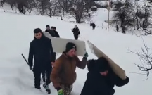 Elə qar yağdı ki, 3 gün öncə vəfat edən şəhid bacısı