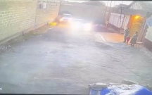 Maşınla bir neçə dəfə həmyerlisinin üzərindən keçdi