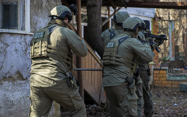 dtx-xarici-olkeye-isleyen-silahli-sexsi-hebs-etdi