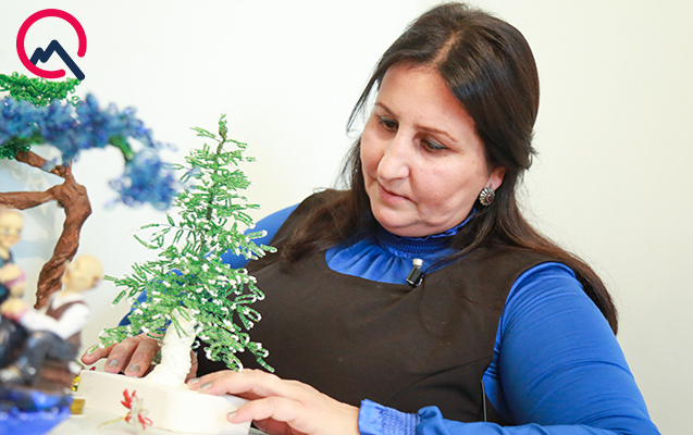 Ərinə sürprizi də muncuqlarla edir…