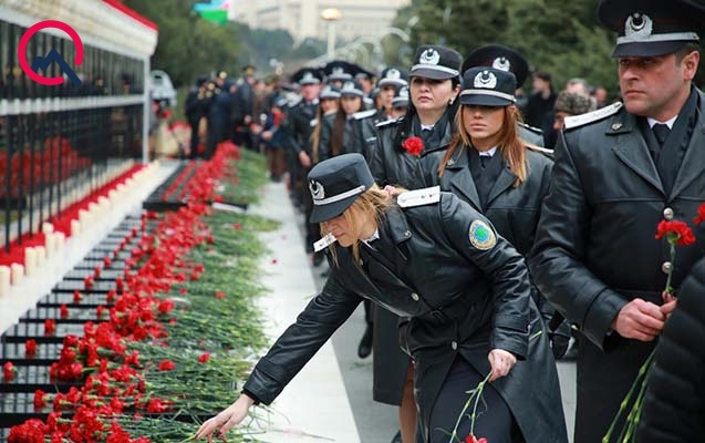 28 ildir eyni yerdə ağlayırlar... - Video