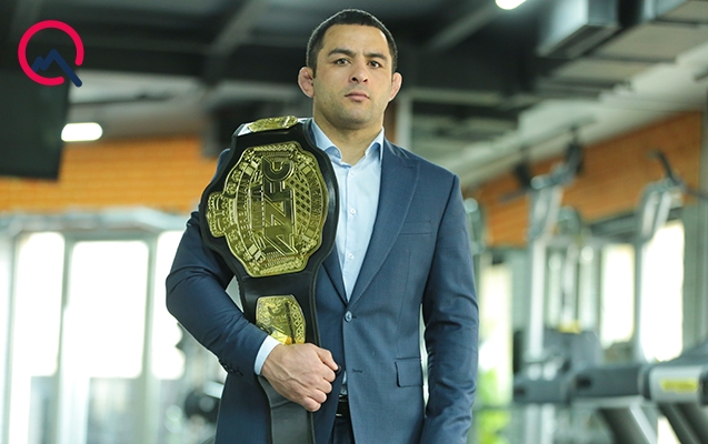 “Erməni himni çalınanda özüm oturdum”