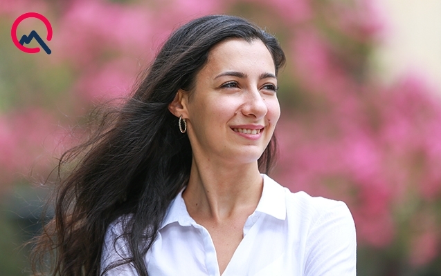 18 yaşında bufet puluyla biznes quran Zərəngiz