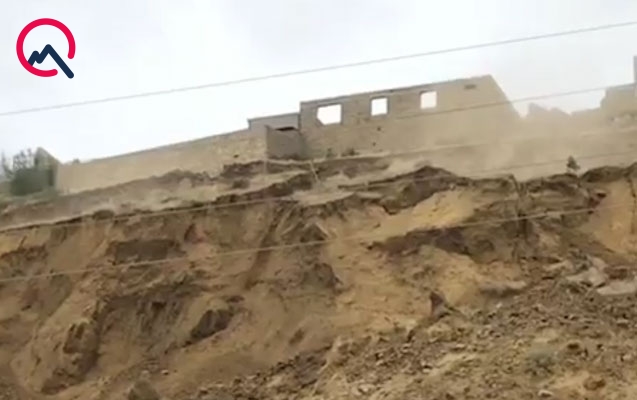 Sürüşmə hələ də davam edir