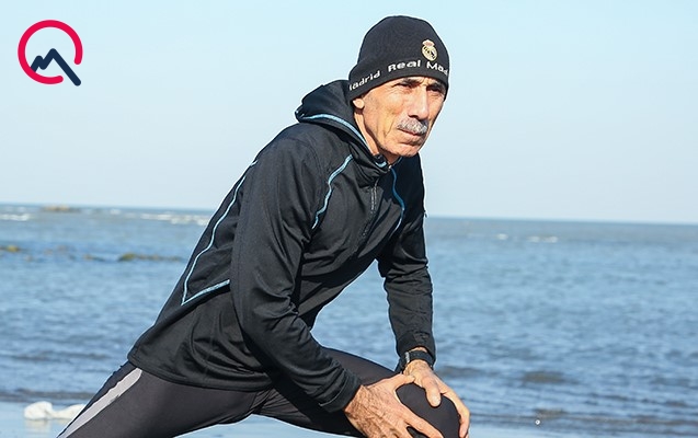 Biz Sumqayıtda tıxacda qalanda, o, Bakıya qaçaraq gəlir