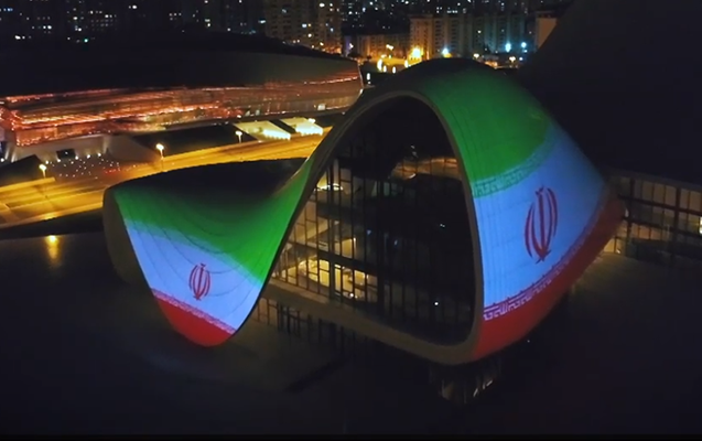 Bu gecə İran bayrağı videoproyeksiya olundu
