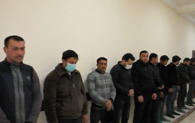 Yas adıyla evdən çıxan daha 50 nəfər cəzalandırıldı