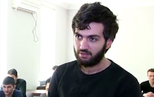 Polisdən qaçıb 5 maşını əzən “avtoş”a 30 sutka həbs verildi