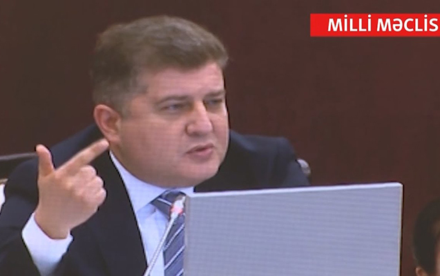 “Təhsil haqları yarıbayarı azaldılsın”