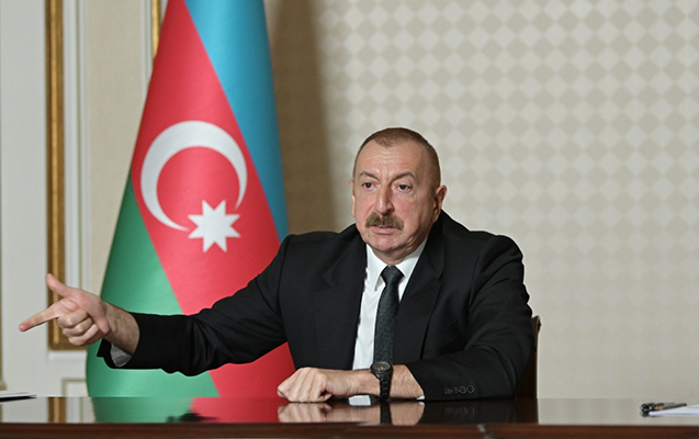 “Bir çox hallarda dövlət məmurları özlərini apara bilmir”