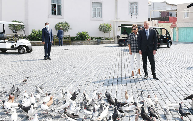 Prezidentlə xanımı Balaxanını gəzdi