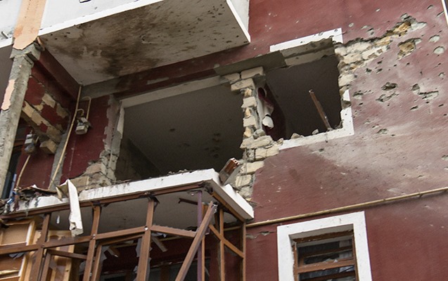 Ermənilər ikinci dəfə məcburi köçkünlərin binasını hədəf aldı