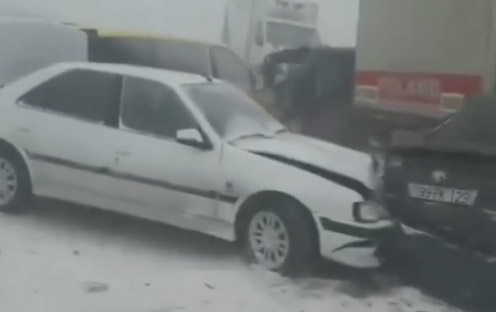 Qaradağda 10 maşın toqquşdu, ölən var