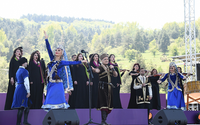 Polad Bülbüloğlu Şuşada ayaqüstə dinlənildi