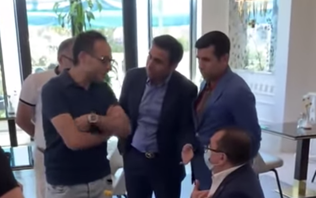 DİN maska taxmayan deputatı cərimələdi