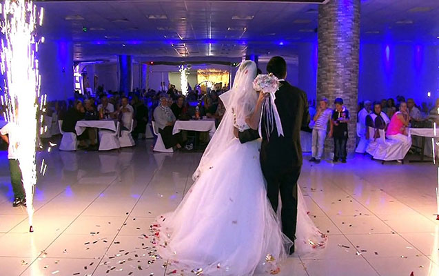 toya-getmisdi-bicaqlandi