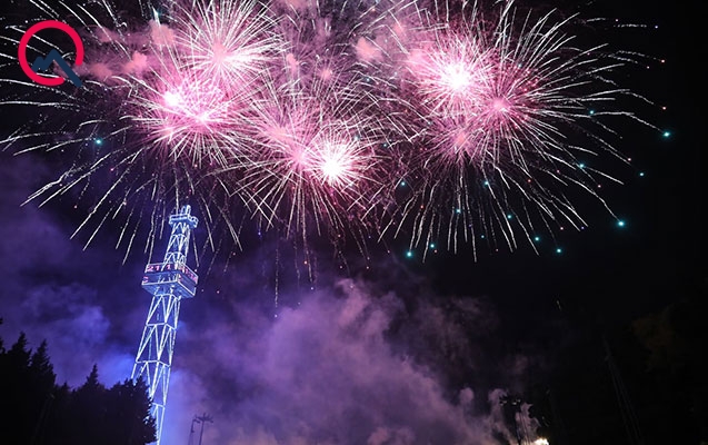 Bulvarda musiqili atəşfəşanlıq