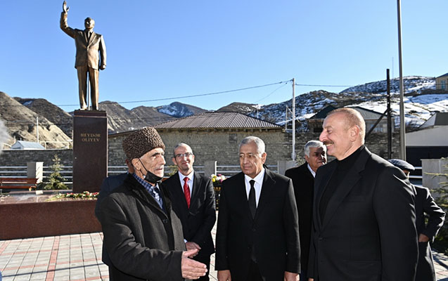 “Yarım saata gəlmişəm, düzdür, mən gələndə yollar açıq olur”