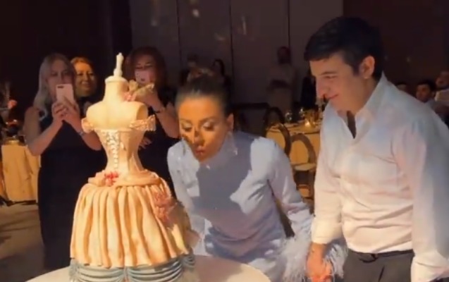 Anar Məmmədov xanımına ad günü keçirdi