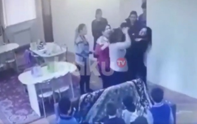 Uşaq evində valideynin tərbiyəçini döyməsi ilə bağlı