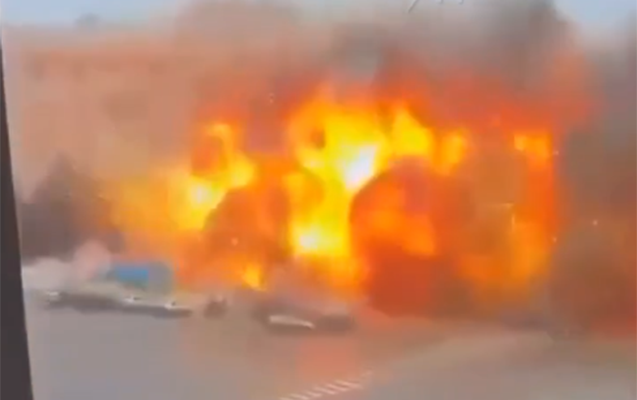 Xarkovun mərkəzinə raketin düşmə anı