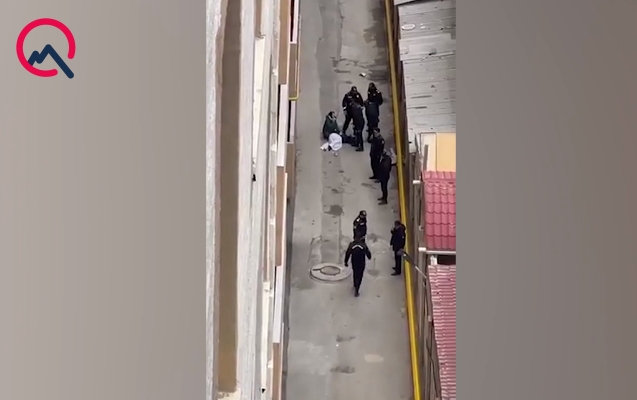 Xırdalanda qadın özünü binadan atdı