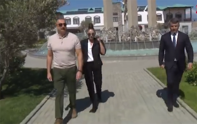 Prezidentlə xanımı Ağalı kənd sakinləri ilə görüşdü