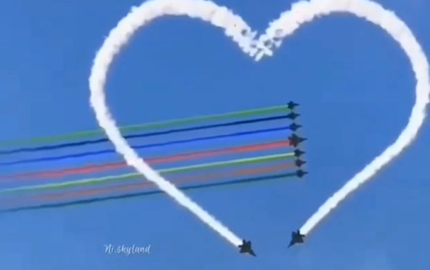 Bakı səmasındakı bu görüntü gündəm oldu