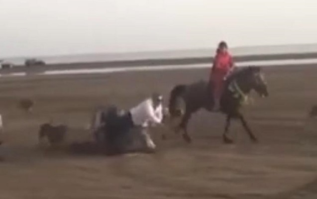 Cəlal Qurbanov atdan belə yıxılıb