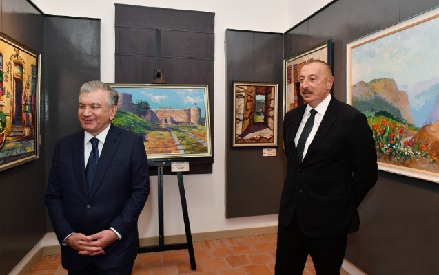 İlham Əliyev Özbəkistanda tarixi abidələrlə tanış oldu