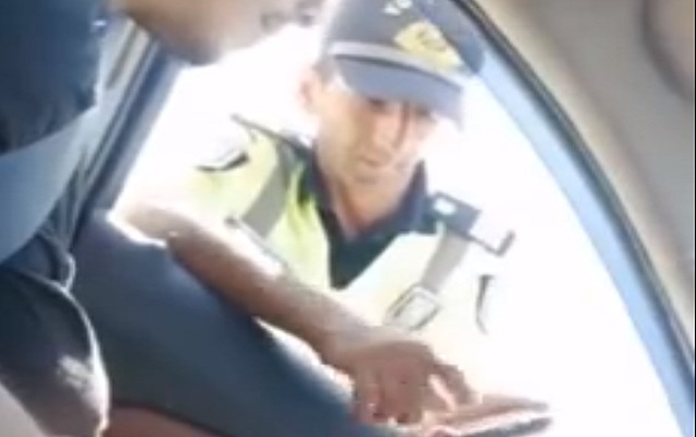 Salyan postunda DYP əməkdaşı sürücüləri niyə saxlayır?