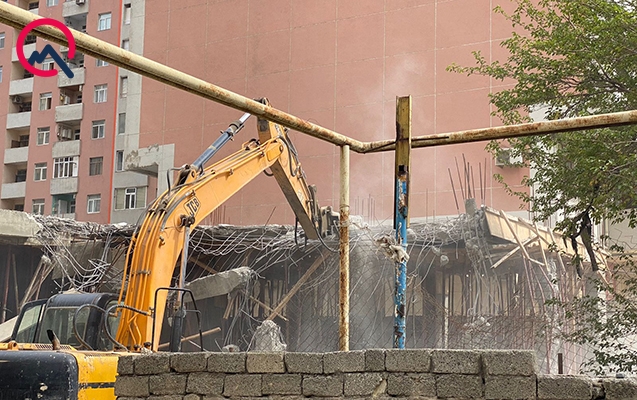 Qanunsuz tikilən binada söküntü işləri başladı