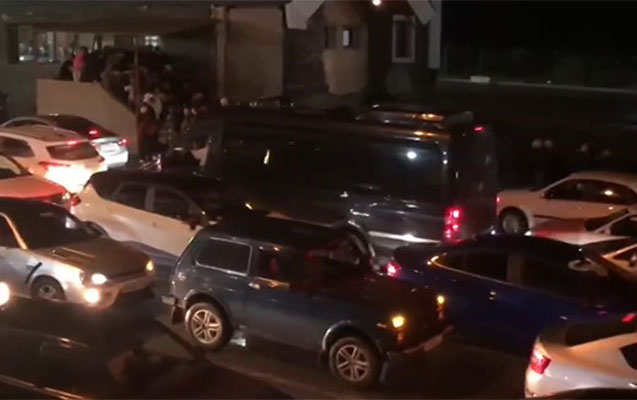 Rusiyadan qaçanlar Gürcüstanla sərhəddə tıxac yaratdı