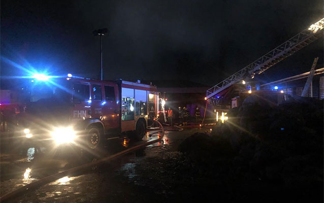 Sumqayıtda şüşə sexindəki yanğın söndürüldü