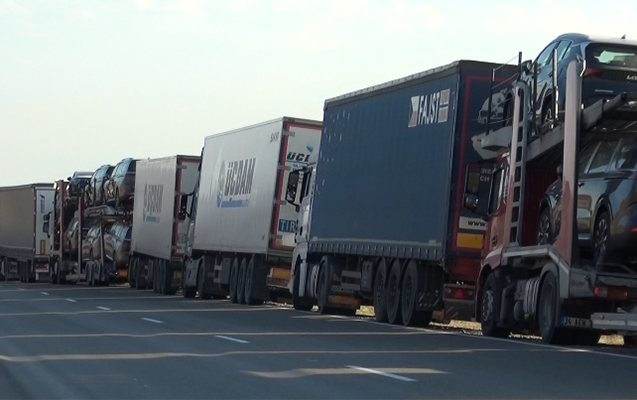 Gürcüstan- Azərbaycan sərhədində böyük tıxac yarandı