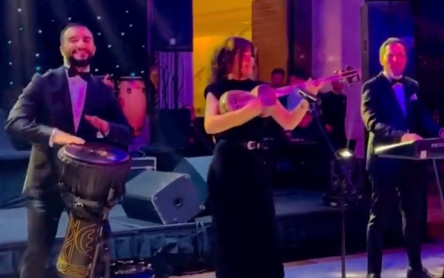 “Calm Down”u tarda ifa etdi