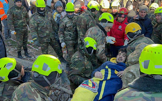 Xilasedicilərimiz dağıntılarda qalan 44 nəfəri sağ qurtardı