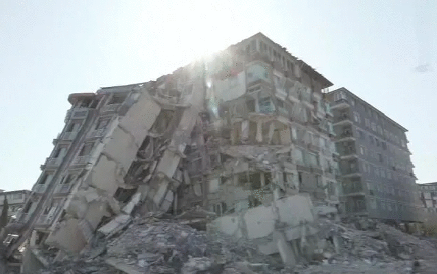 Zəlzələnin ən çox dağıtdığı küçələrdə addım-addım...