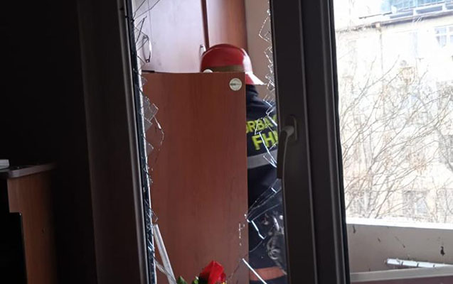 Bakıda binada partlayış, yaralanan var