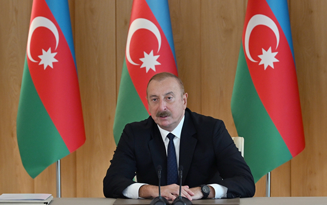 Prezidentin müşavirədə məmurları danladığı an