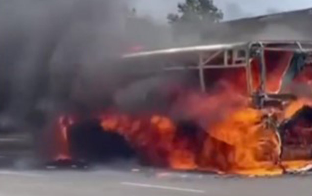 Bakıda avtobus yandı