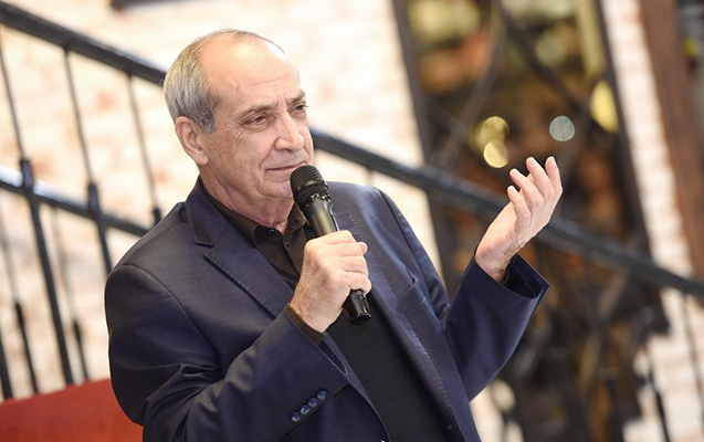 Rasim Balayev yubileyini qeyd edir...