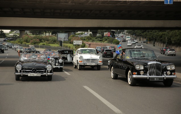 Bakı yolları ötən əsrə “qayıtdı”...