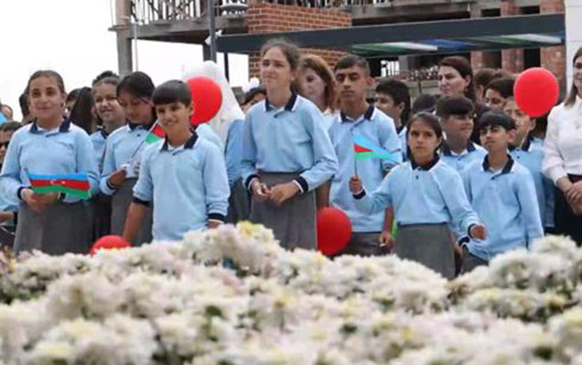 Füzuliyə 30 il sonra müəllim kimi qayıtdı