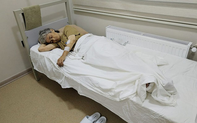 Erməni qadını hərbi həkimlərimiz əməliyyat etdi