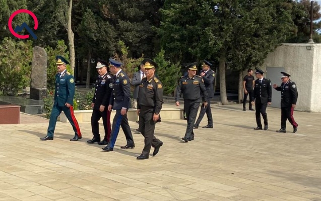 Generallar Milli Qəhrəmanın dəfnində