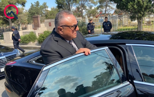 Eldar Mahmudov illər sonra görüntüləndi