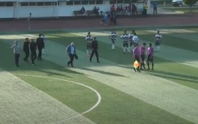 Azərbaycan çempionatı matçında hakimlərin meydanı tərk etməsinin